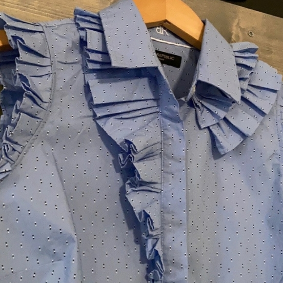 BANANA REPUBLIC blue ruffled Riley sleeveles top - Picture 3 of 8